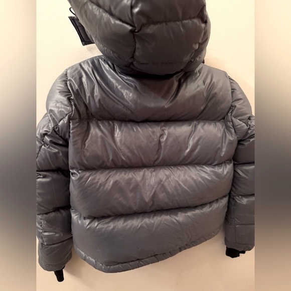 Aritzia super puff Shorty - Picture 4 of 11